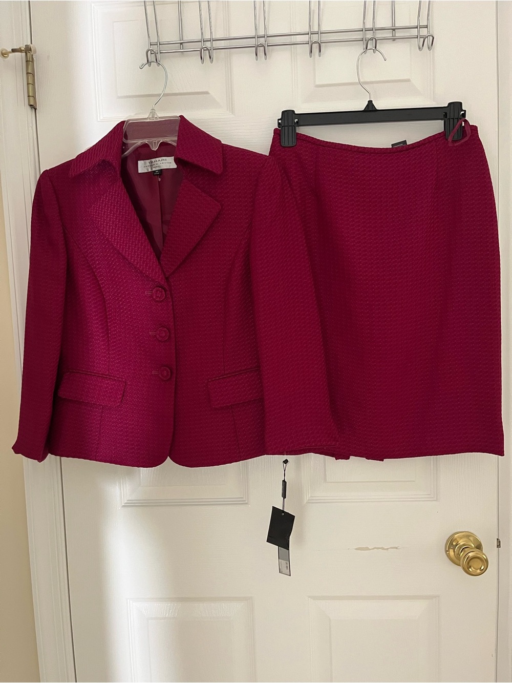 Tahari Womens Magenta Textured Blazer & Skirt Set